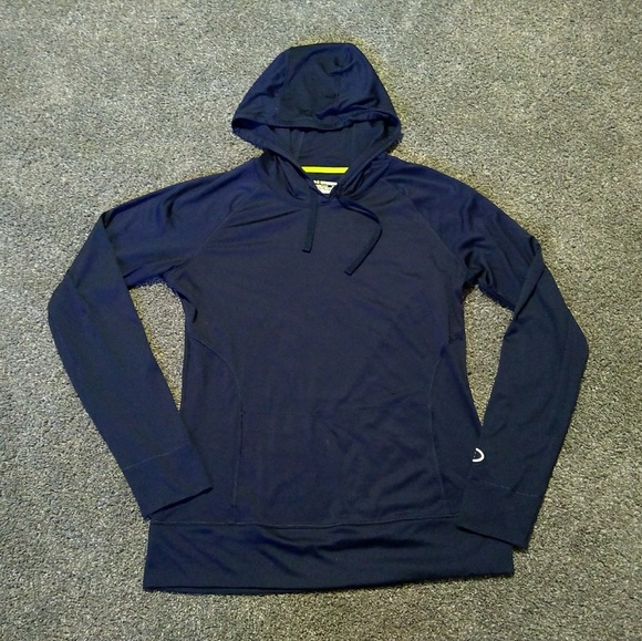Under Armour Tops - Under armour medium army strong pullover